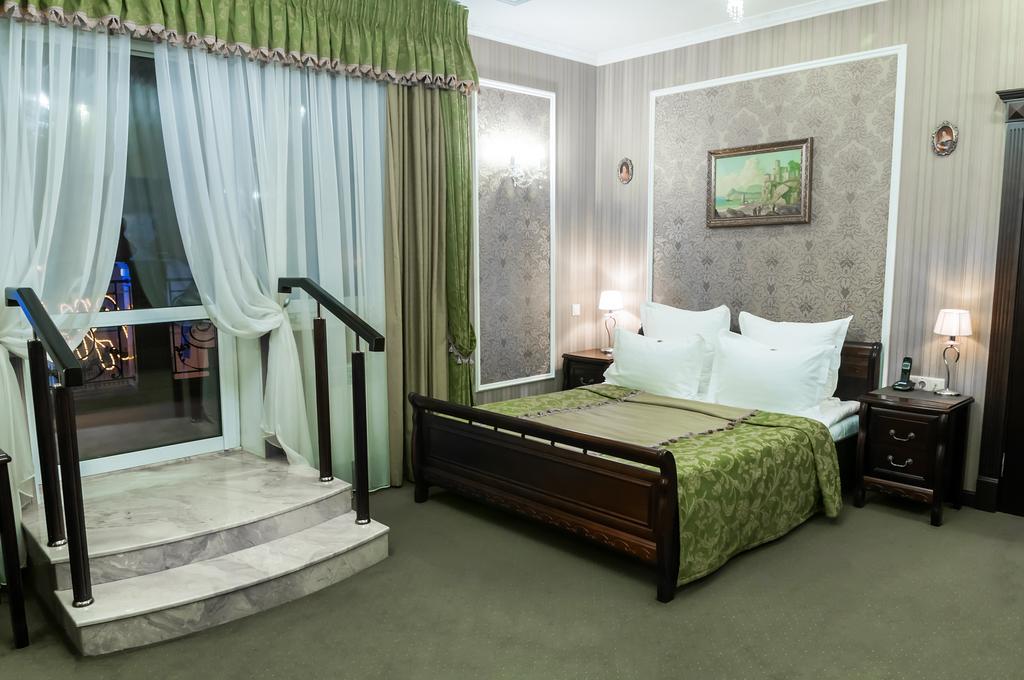 Park Hotel Zamkovy Gomel Exterior photo